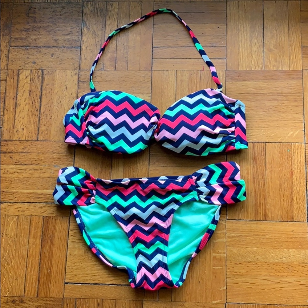 Bikini top and bottom set